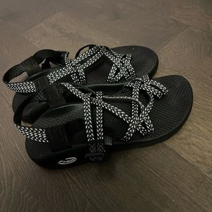 Black Chaco size: 8